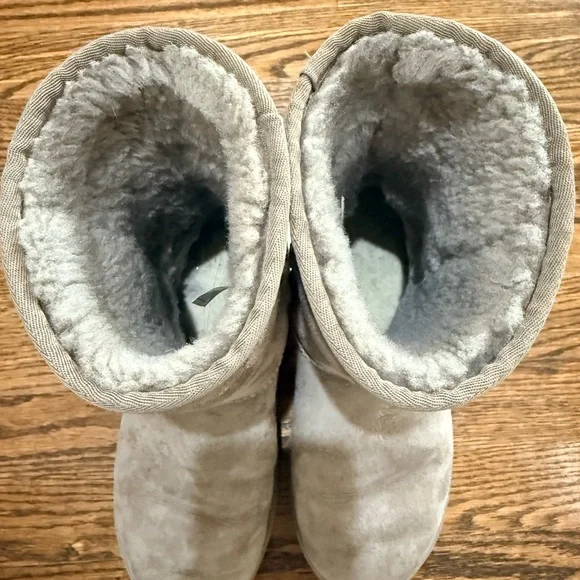 UGG Classic Short II Boots in Gray - Picture 7 of 8